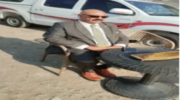 رئيس حي شرق شبرا ينقل مكتبه إلى الشارع لتعزيز التواصل المباشر مع المواطنين